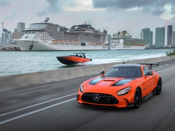  Cigarette 41' Nighthawk AMG Black Series inspirowany Mercedesem AMG GT Black Series